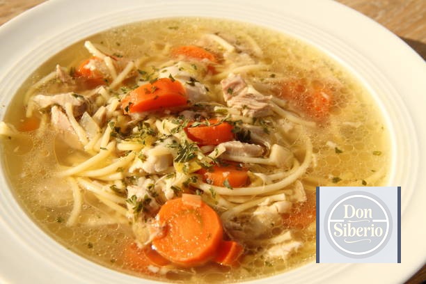 Caldo con Pollo Especial Grande