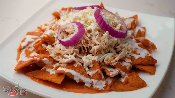 Chilaquiles Rojos con Pollo