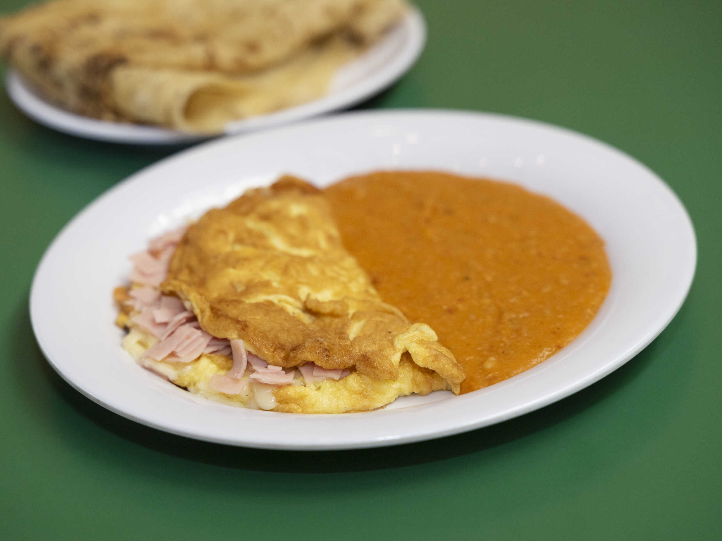 Omelette de jamón y queso
