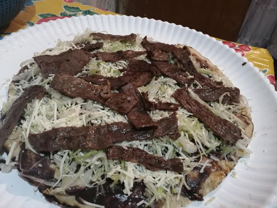 Tlayuda con 2 carnes