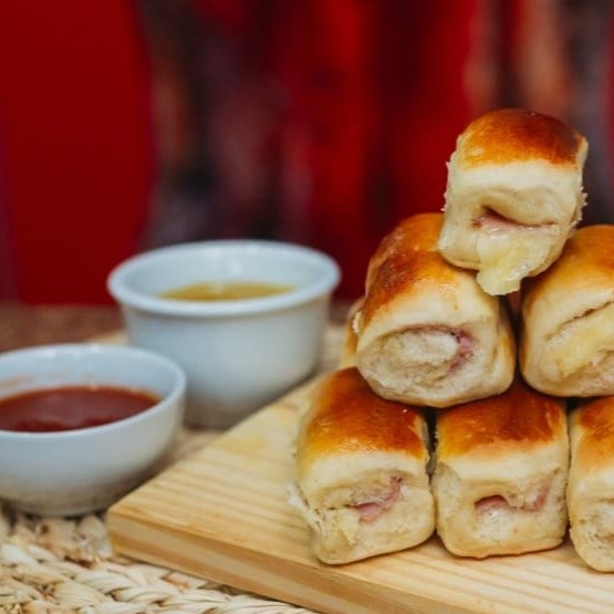 Mini italianinho massa fresca recheado com queijo e presunto derretido (produto resfriado)