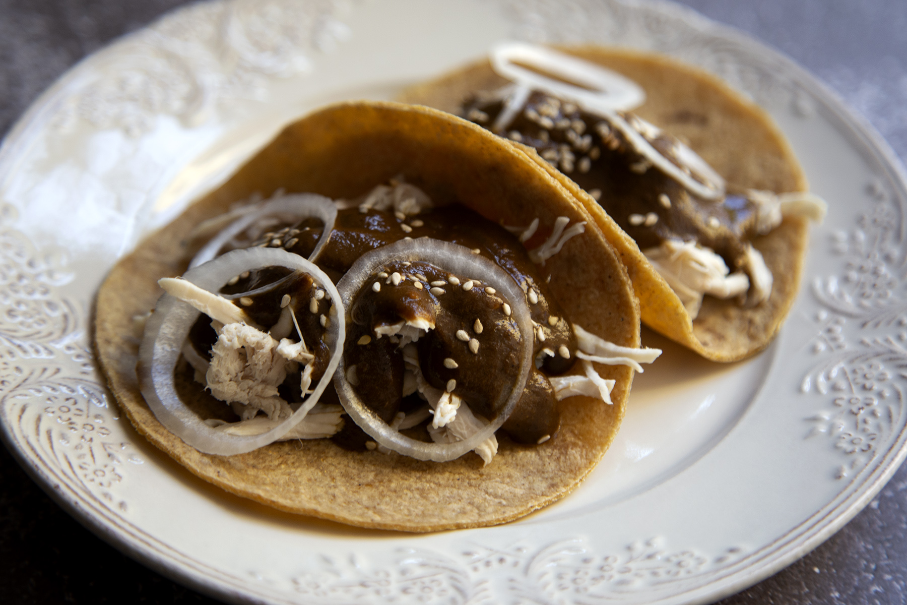 Taco con Mole de Pollo