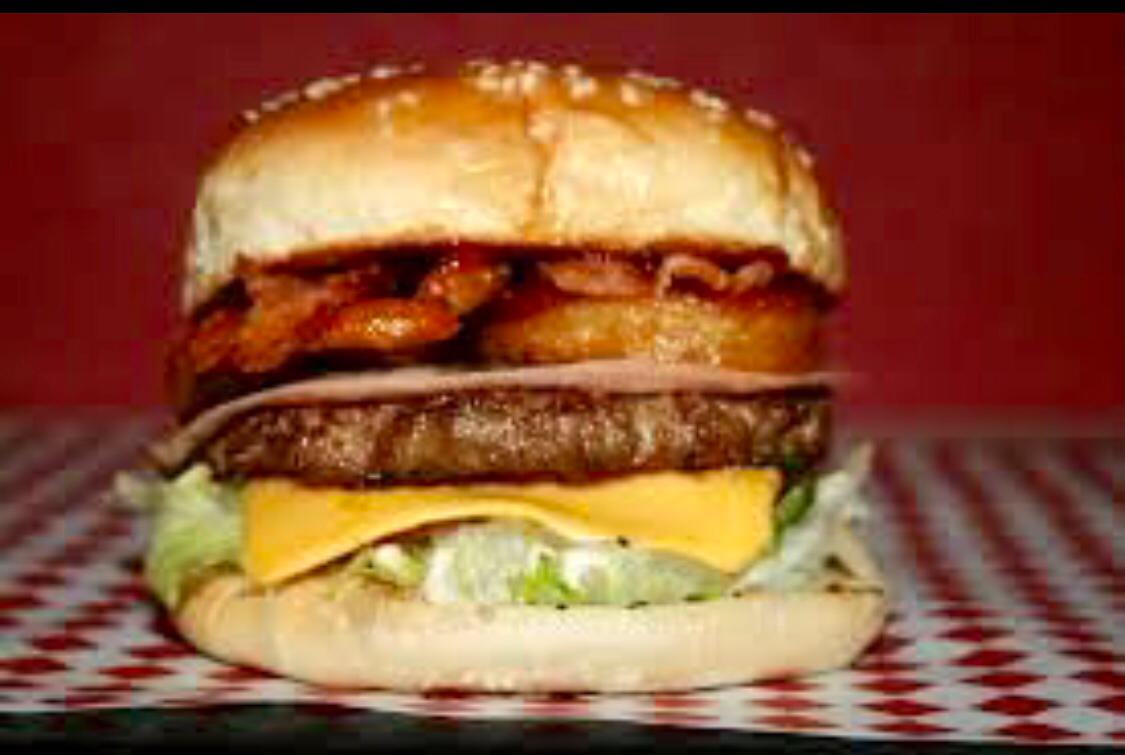 Combo-Hamburguesa Hawaiana + Papas + Soda