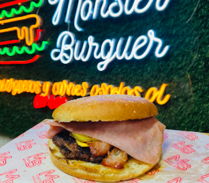 1 Hamburguesa Especial Grande + 1 Agua Fresca 1 L