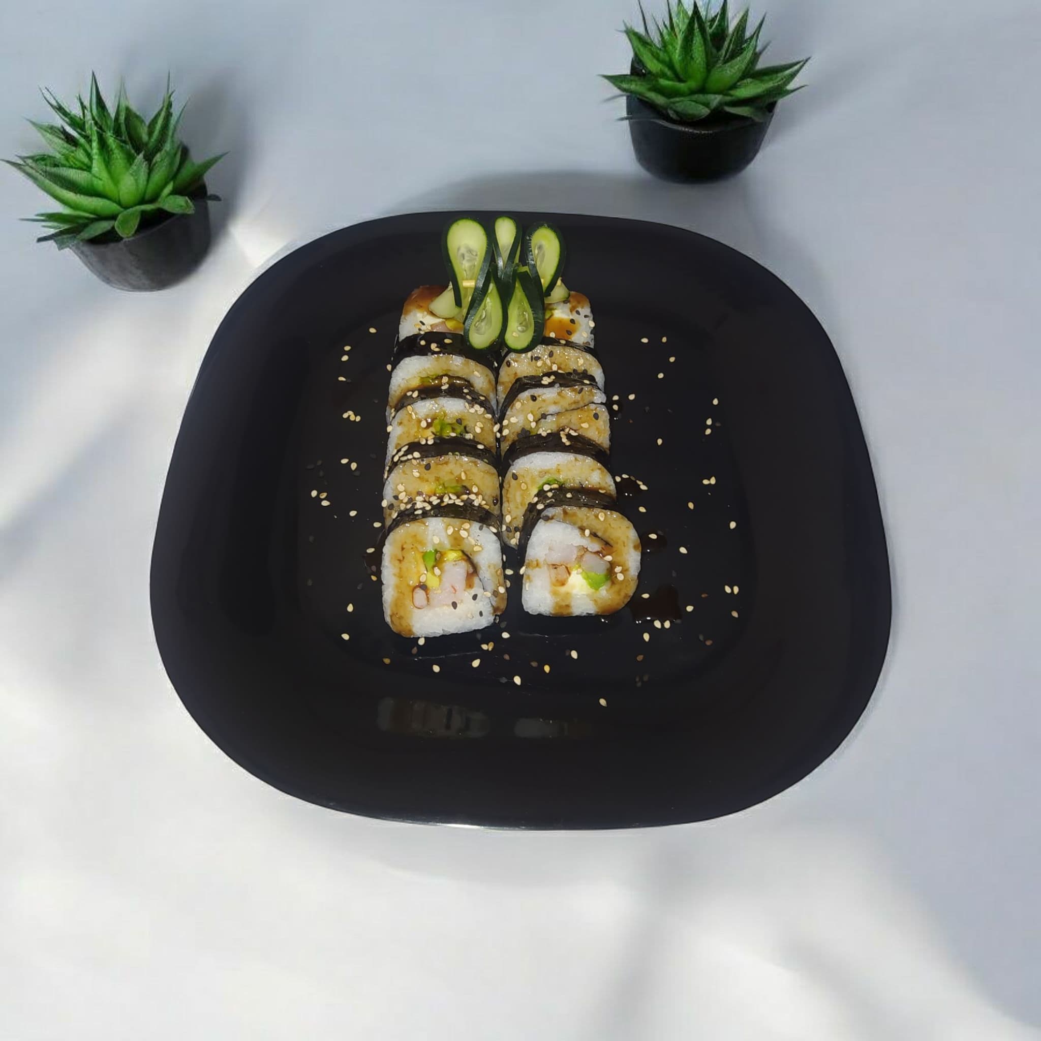 KIKU MAKI