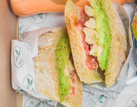 Sándwich de Pollo y Apio