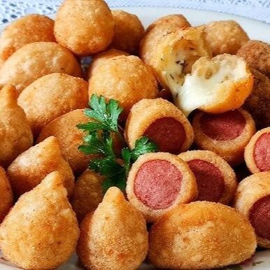 Sabores à sua escolha: coxinha, kibe, bolinha de queijo, kibe recheado, calabresa, salsicha, queijo com presunto e alho com queijo.