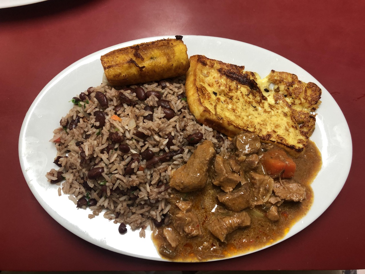 Pinto con Carne en Salsa