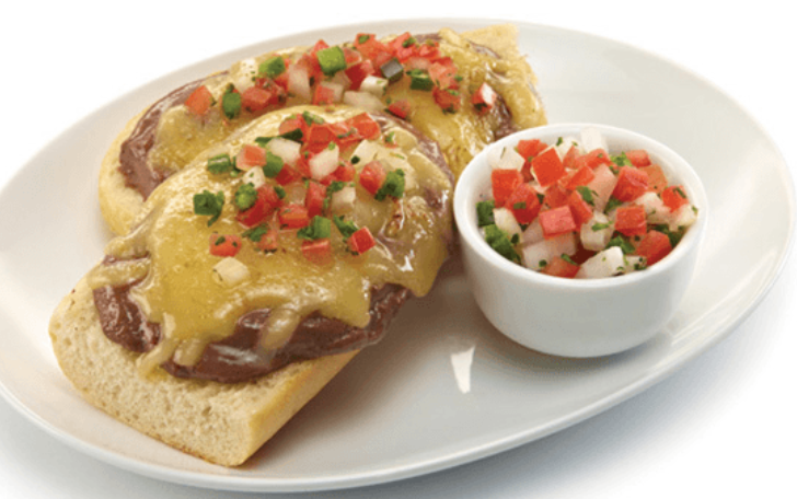 Molletes con Queso Manchego