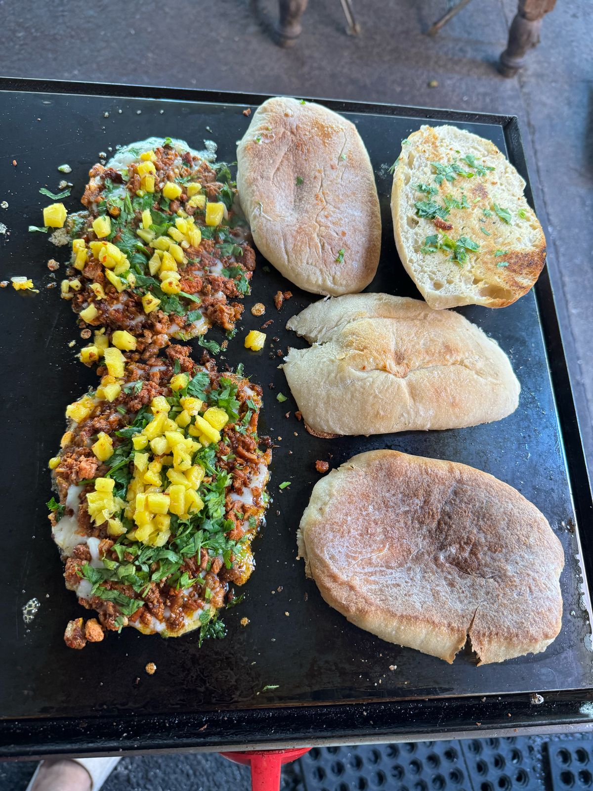 Torta de Suadero con chorizo