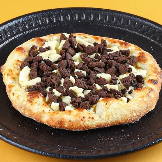 Chocolate branco e chocolate ao leite.