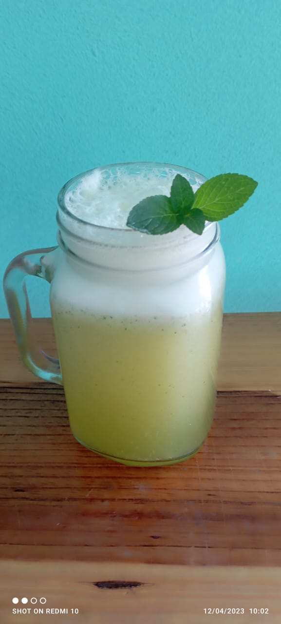 Agua de Guayaba y Hierbabuena 1/2 Litro