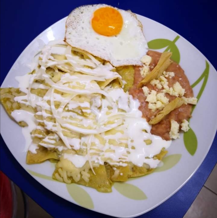 Chilaquiles con Huevo