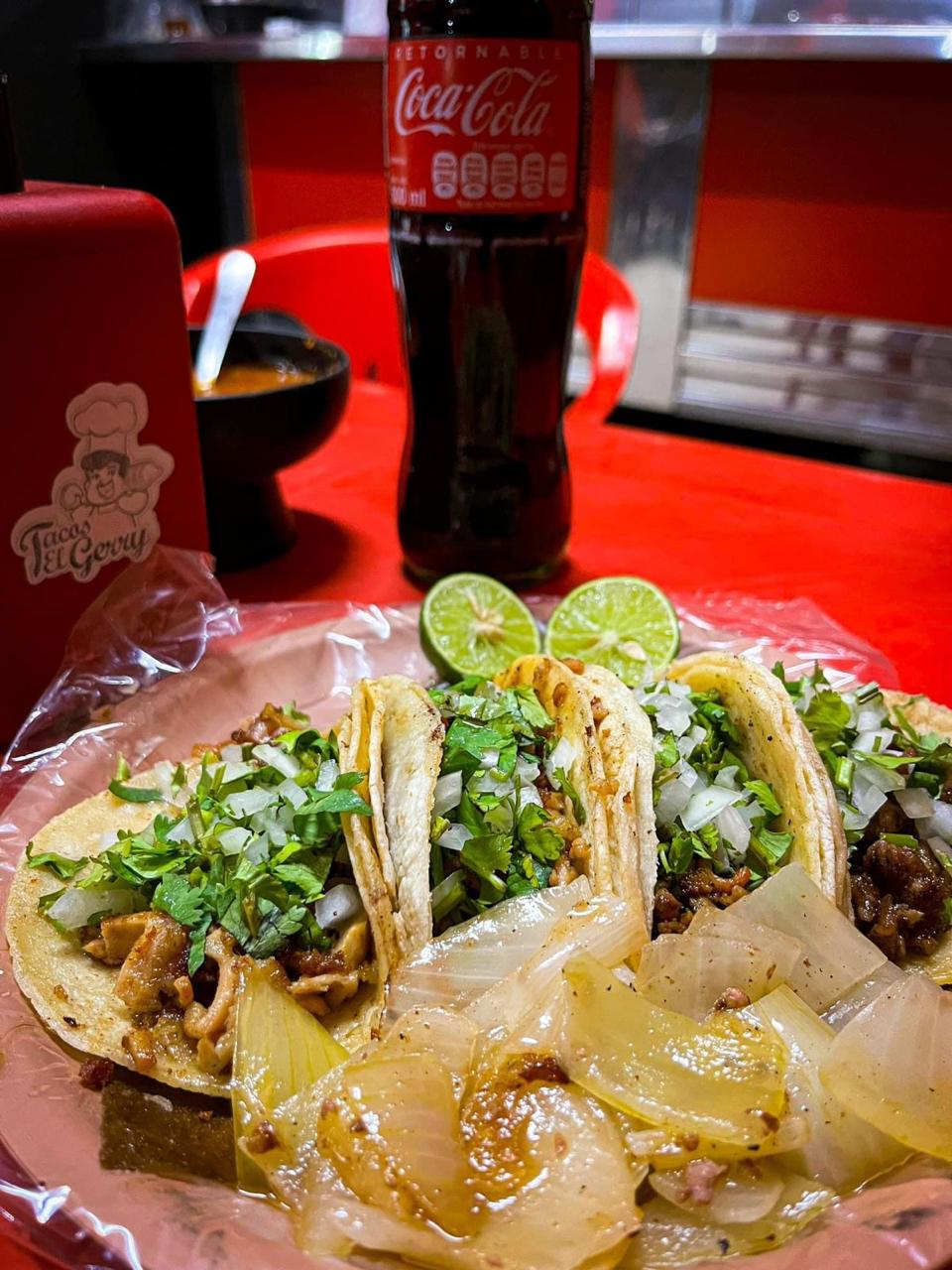 Gringa ( Suadero, Tripa, Pastor, Ubre o longaniza)
