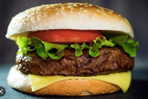 Hamburguesa Sencilla Ó Tocino + Papas + 1 Malteada