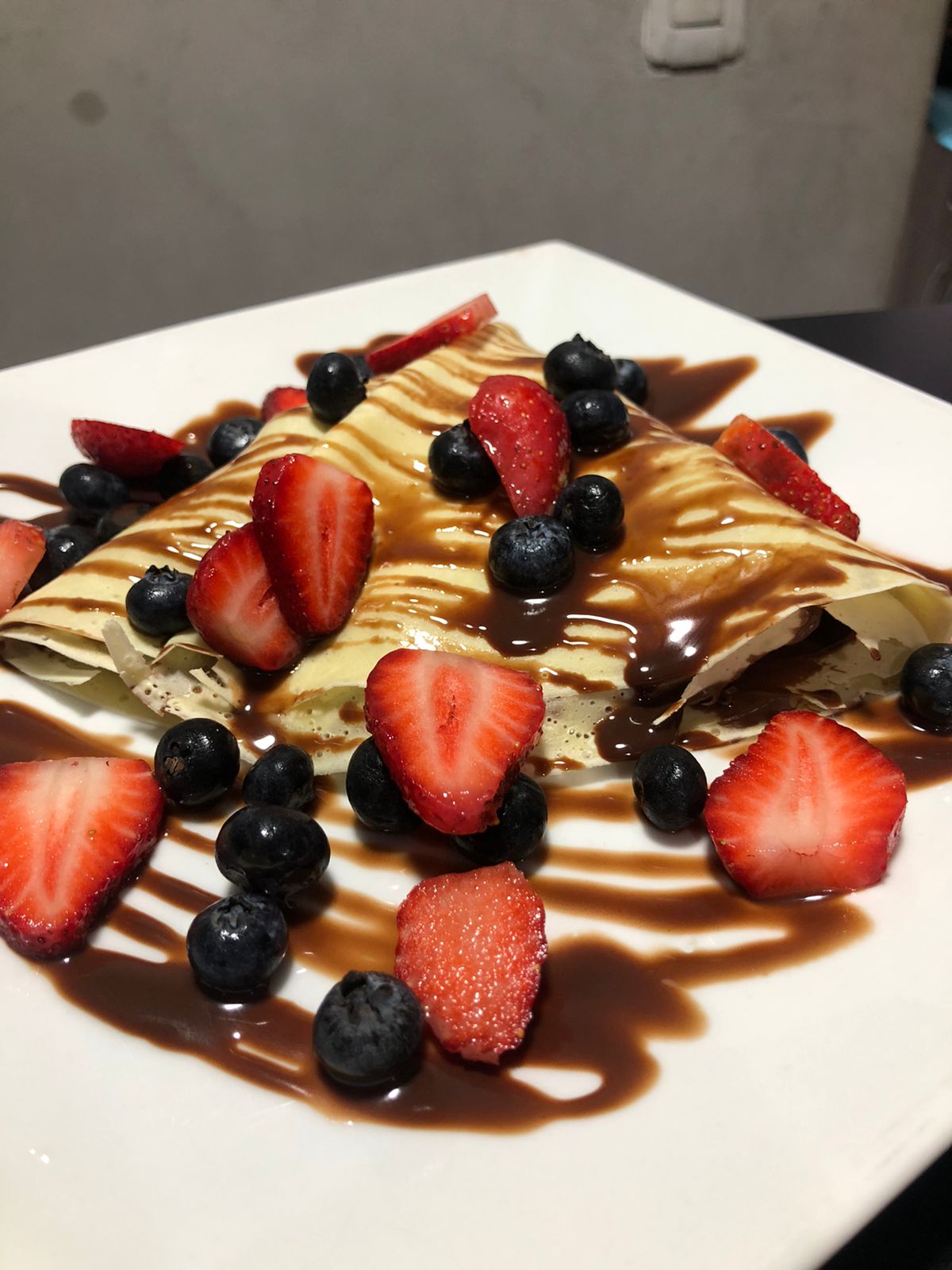 Crepe con Nutella y 2 Frutas