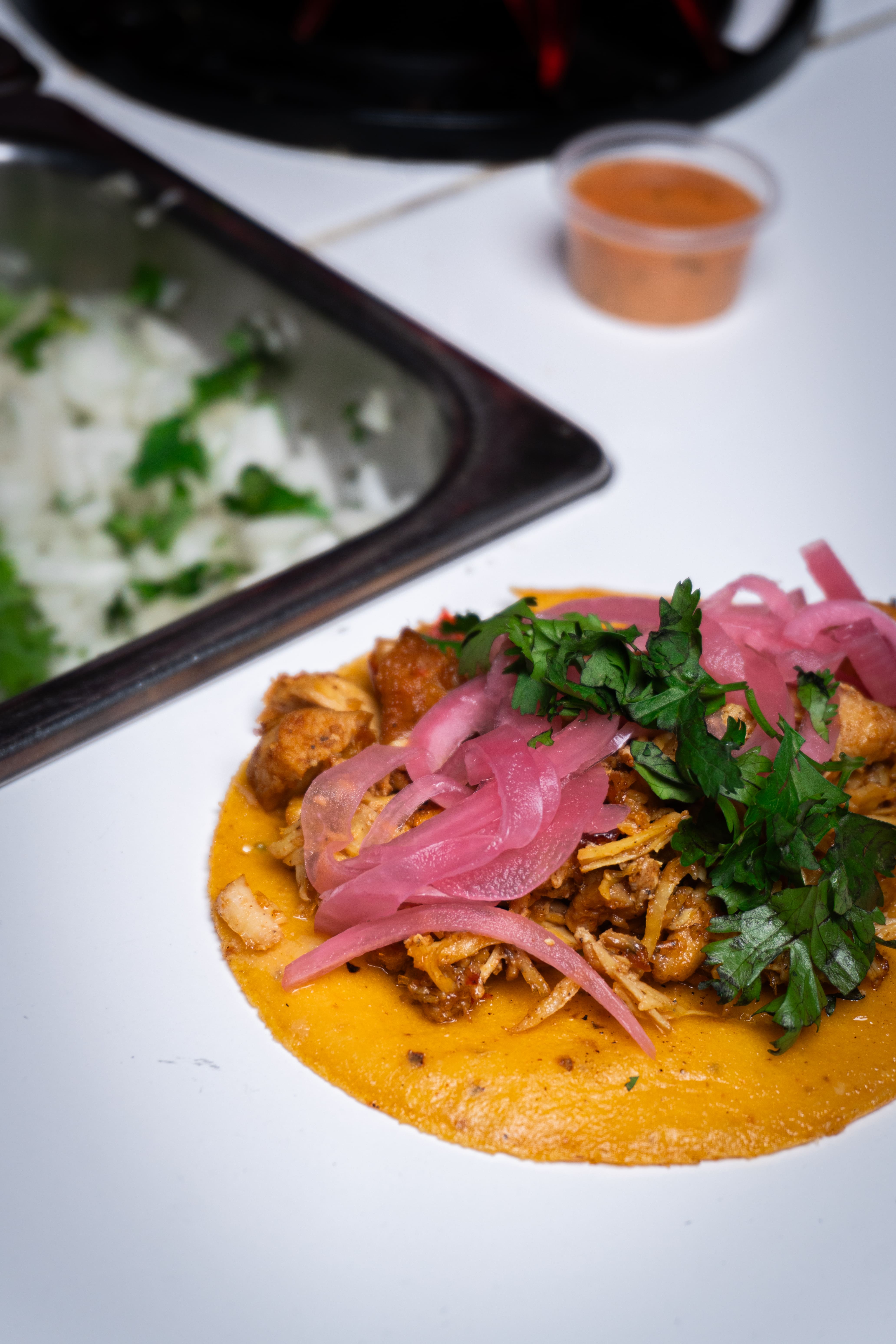 Tacos por 3 de Carnitas de Cerdo + Bebida
