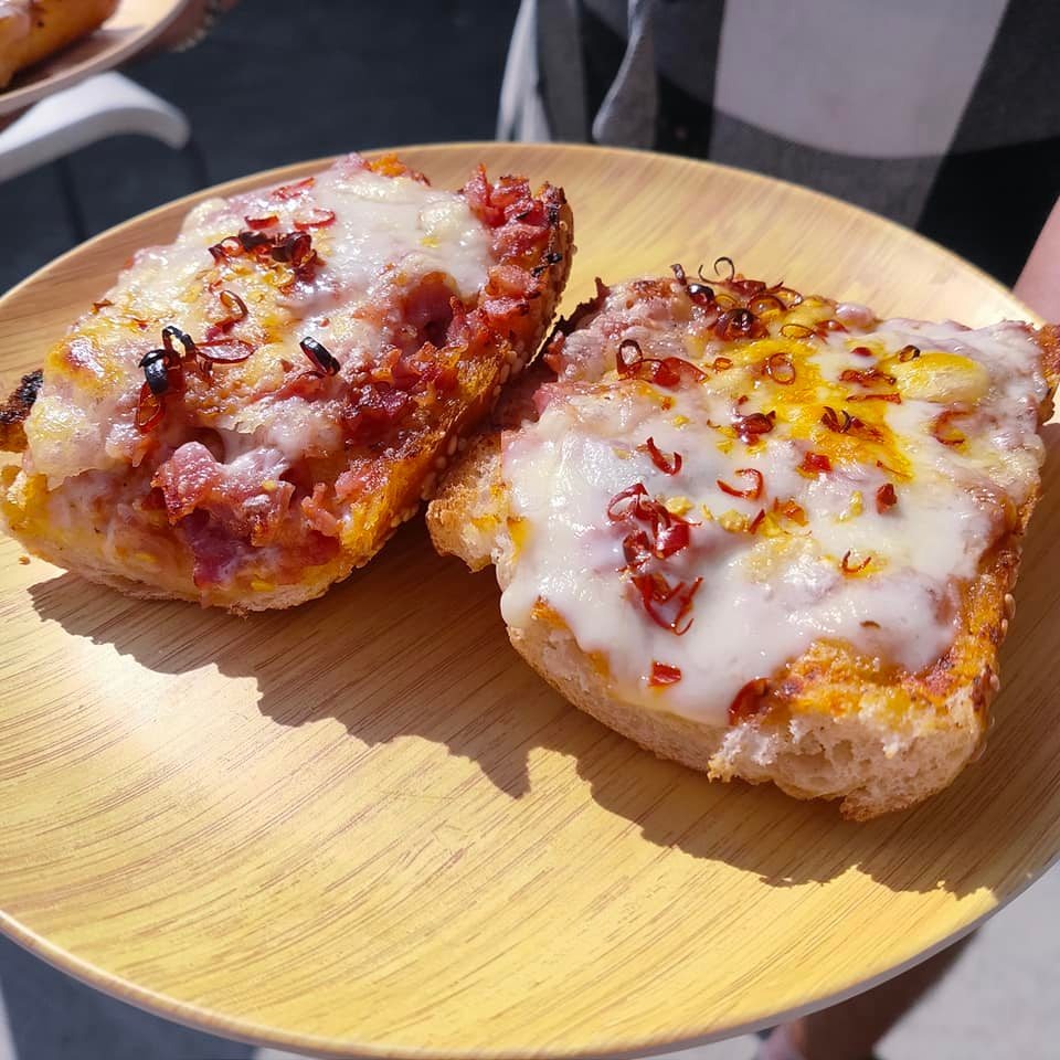 Mollete chorizo mexicano