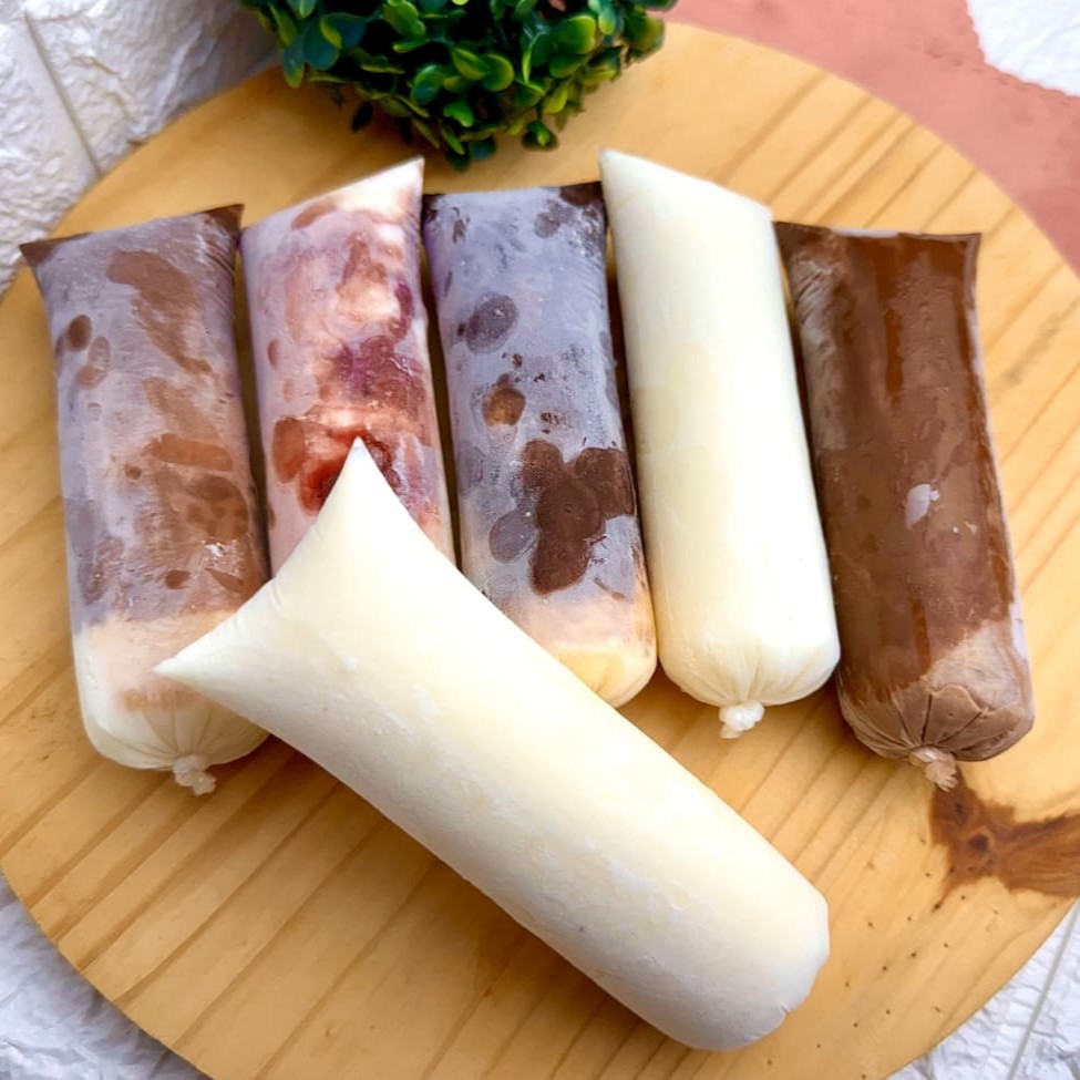 Aqui você ganha um sacolé grátis e se refresca com os seus sabores preferidos! Oferta especial de verão! Peso médio 150g cada