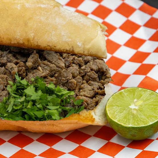 Lonche de bistec+agua