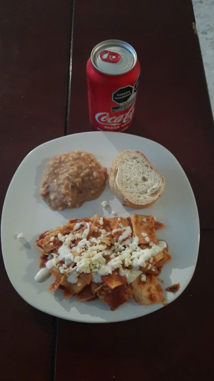 Combo-Chilaquiles Rojos + Agua Copiar