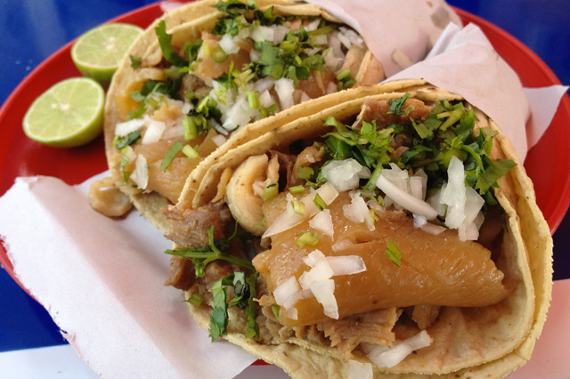 TACOS DE CARNITAS