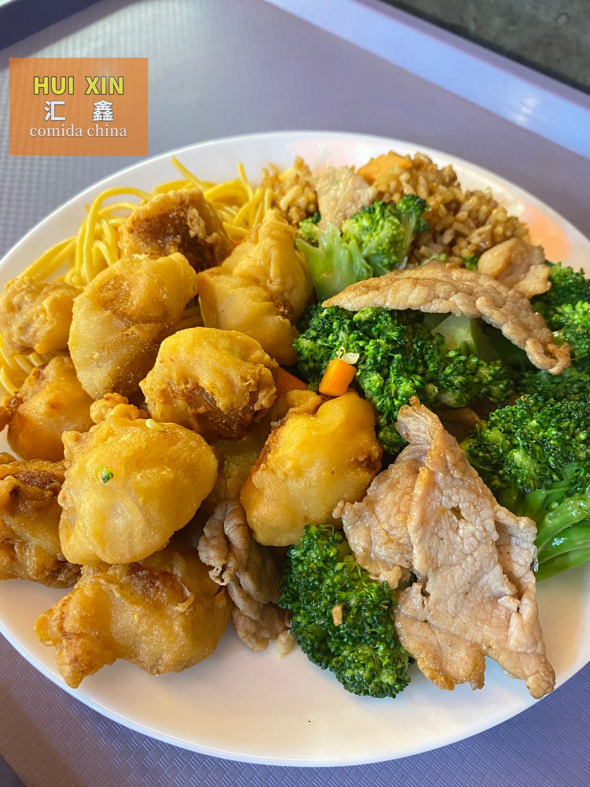 Pollo Empanizado + Carné Con Brócoli