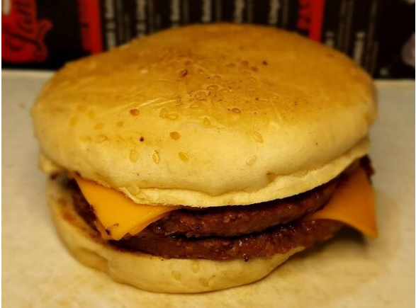 Pão, Carne, queijo cheddar e ketchup