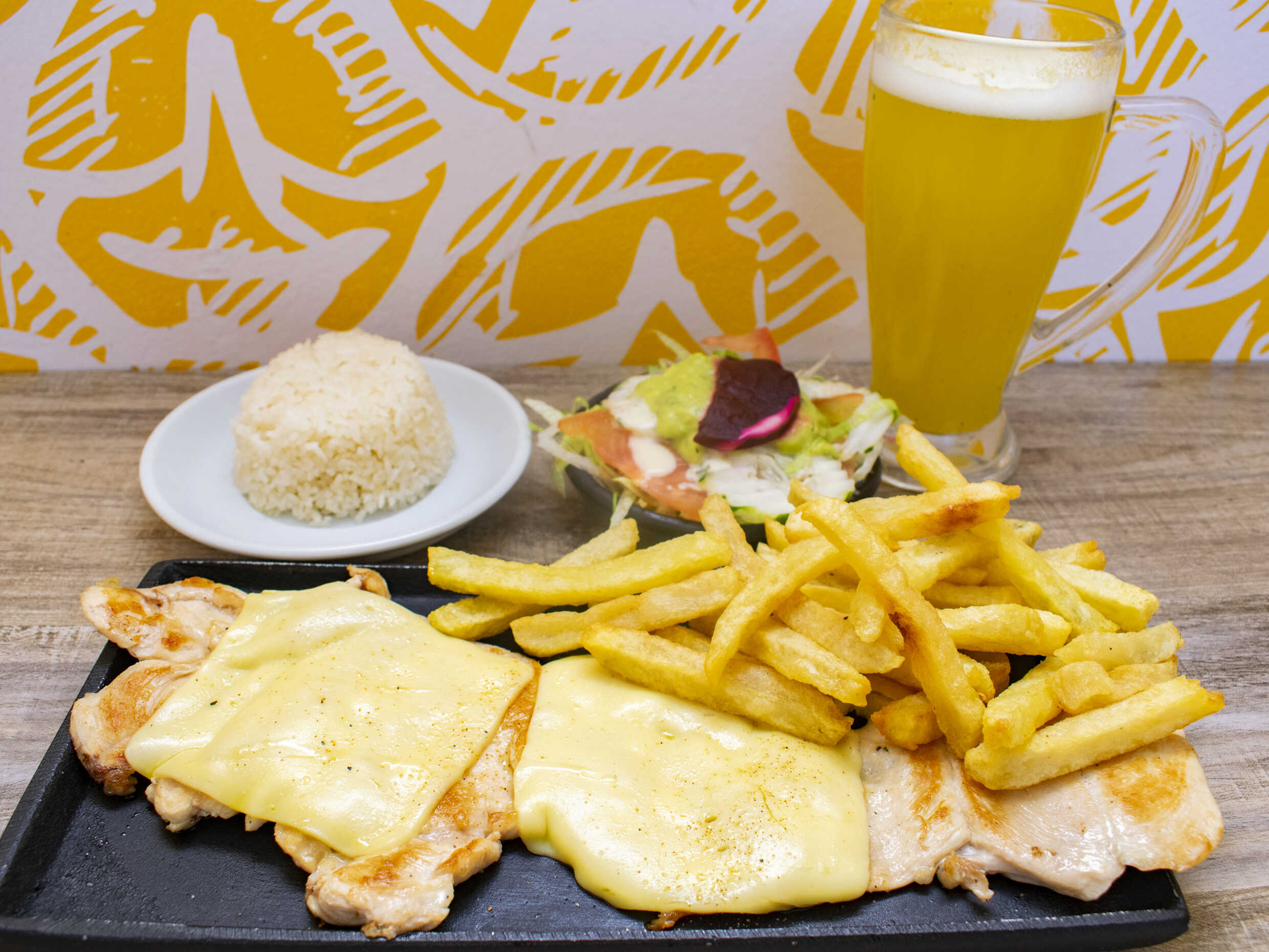 Combo Pechuga Gratinada + Postre + Bebida