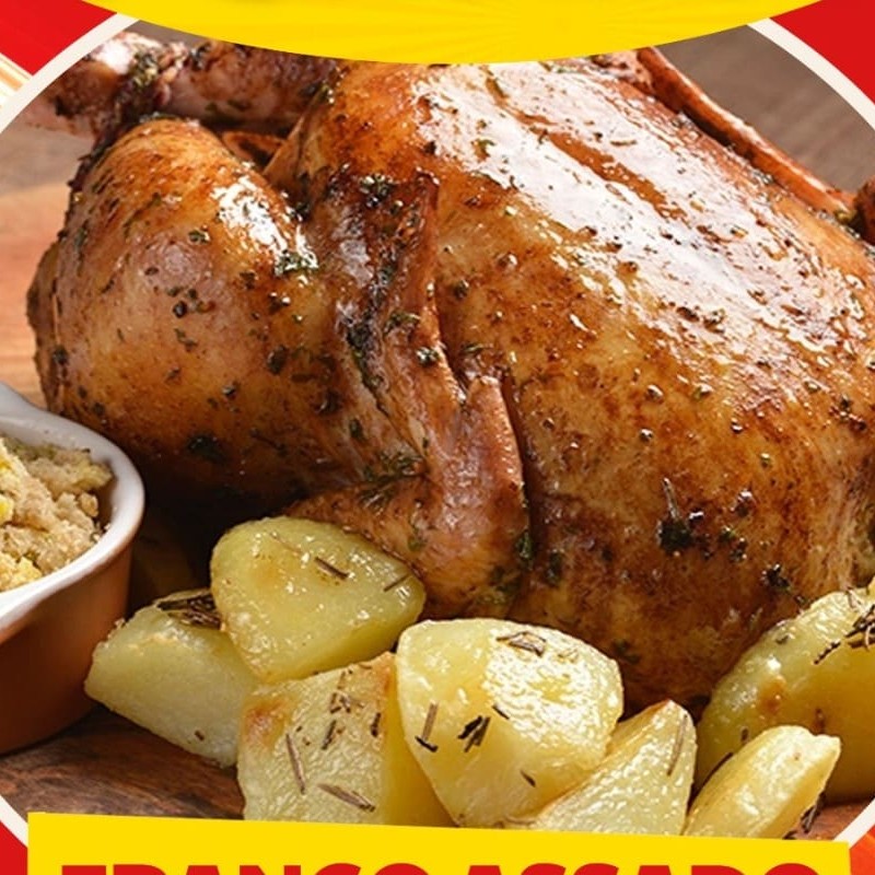 Frango assado, feito com tempero caseiro, acompanhado de batata, linguiça fina suína e farofa.