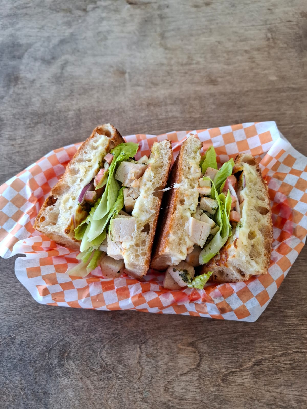 Pesto Chicken Sándwich