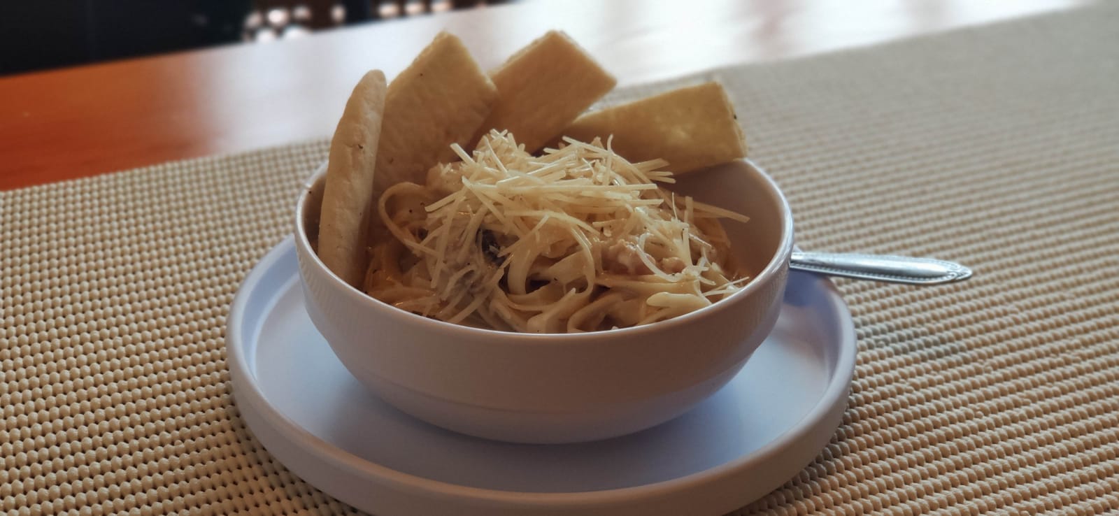 Fettuccine con Champiñones y Tocino