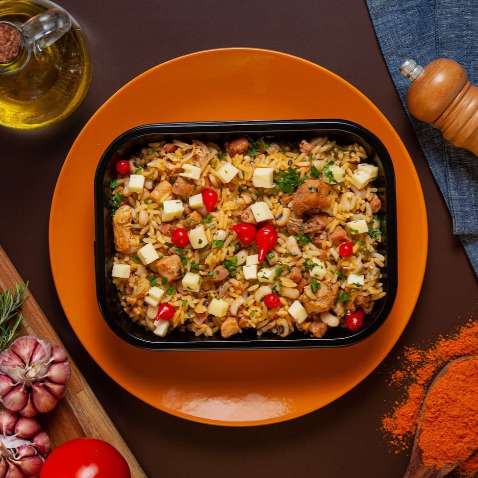 Um sabor sem igual do nosso baião de dois nessa promoção fantástica  baião de dois individual, com arroz e feijão fradinha selecionados acompanhado com carnes nobres e aquele bacon premium que garante um sabor inigualável que fará você se apaixonar com queijo coalho tostado.   aproximadamente 500 gramas