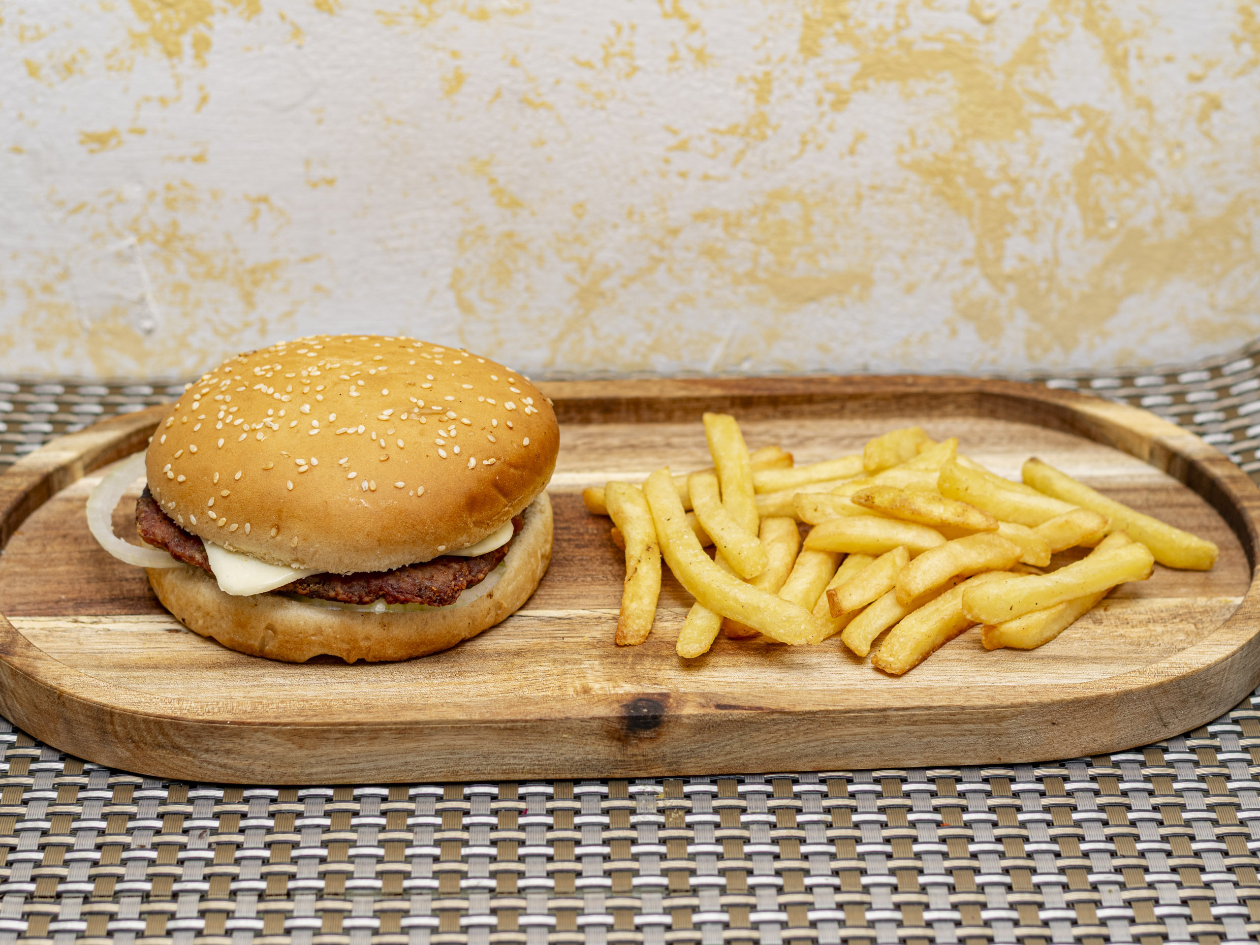 Burger House + Papas