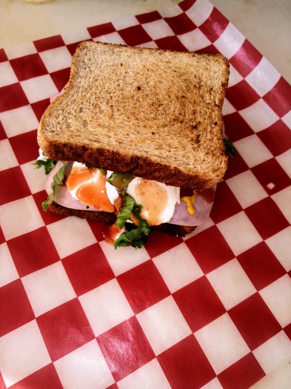 Sándwich de pierna especial