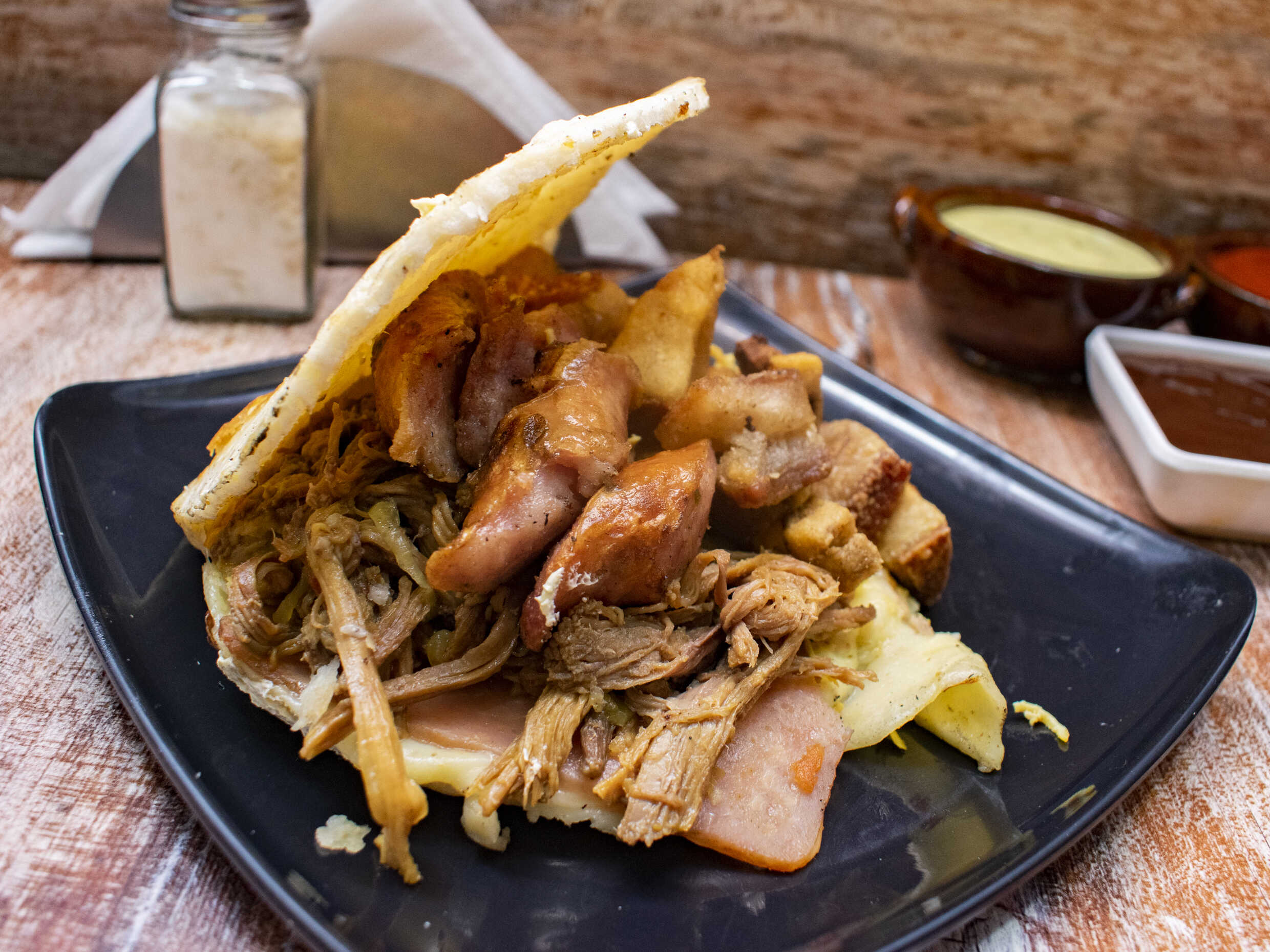 Arepa Super Chicharrona
