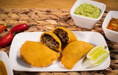 Empanada con Carne Desmechada