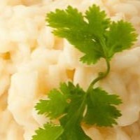 Todos os nosso risotos são elaborados com caldo de legumes feito na casa e fiarroz arborio finalizado com pamesão e mussarela(aproximadamente 600 grama)