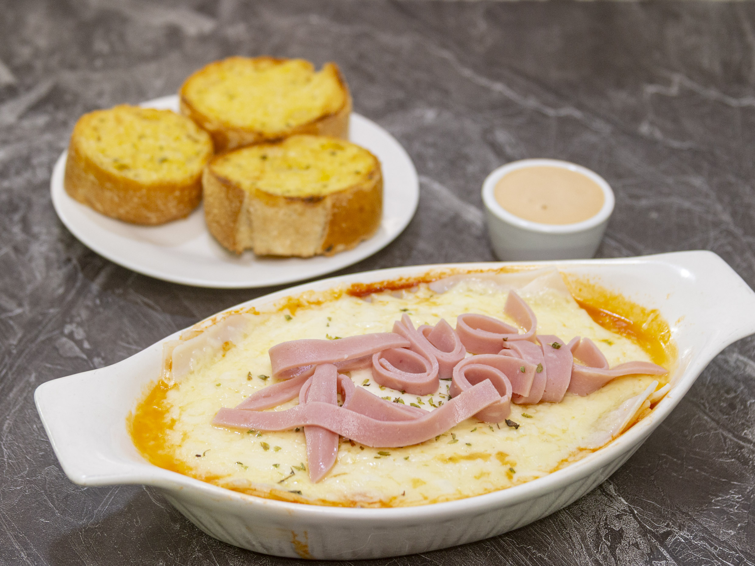 Lasagna de Jamón y Queso a la Boloñesa