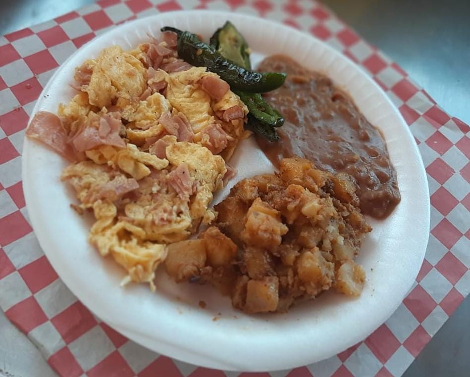 Desayuno con Guisado