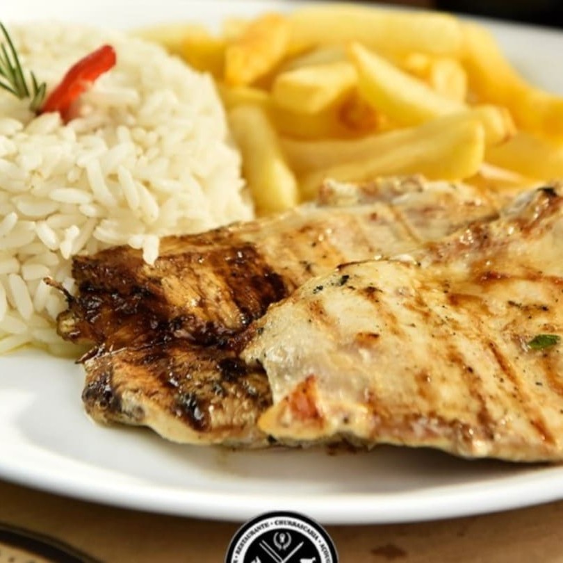 Acompanha: arroz, feijão, fritas molho vinagrete e farofa