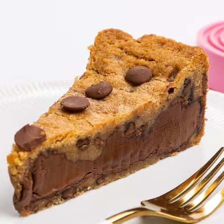 Pra você que ama o nosso Cookie Nutella, venha experimentar a Torta Cookie. Deliciosa massa amanteigada de Cookie Tradicional que derrete na boca na sua versão Torta recheada com muita Nutella pura. Perfeita para os apaixonados por essa combinação!