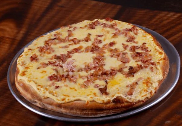 Pizza Estofada Carne y Tocineta Grande