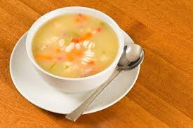 CALDO DE POLLO 鸡汤 ( ingluiye arroz blanco )