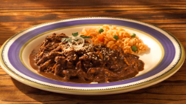 Pollo en Mole Desmenuzado
