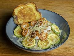 Fettuccine con Camarones Blackened