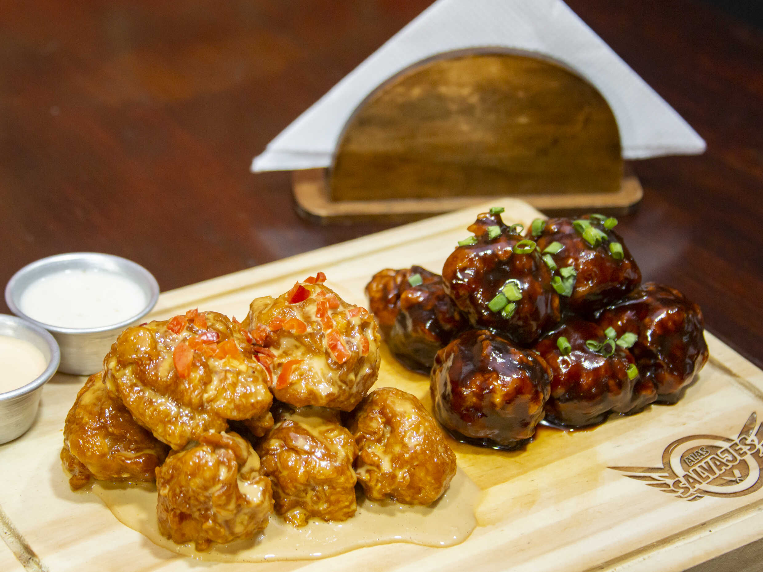 Boneless 16 uds