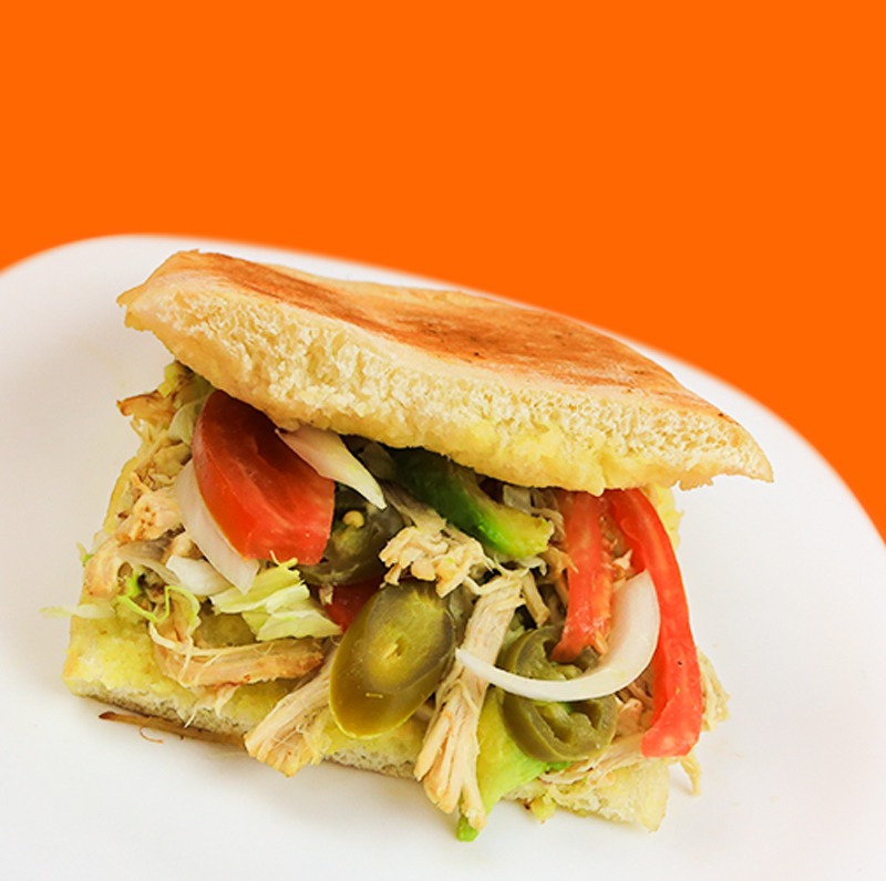 Combo Torta de Lomo Dorado + Agua Fresca