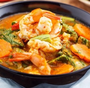Sopa de Mariscos con Vegetales