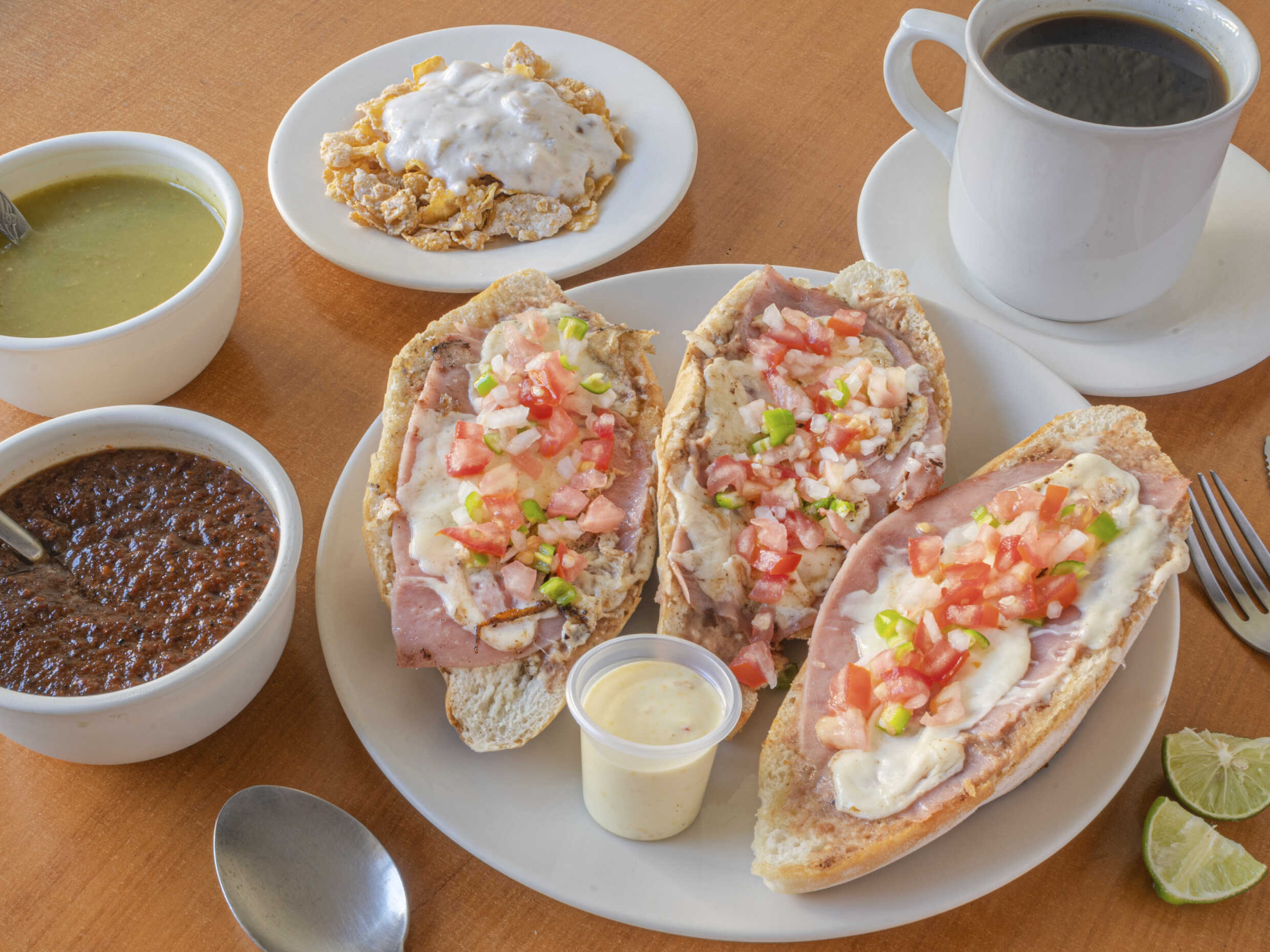 Molletes con Jamón (3 Piezas) Desayunos